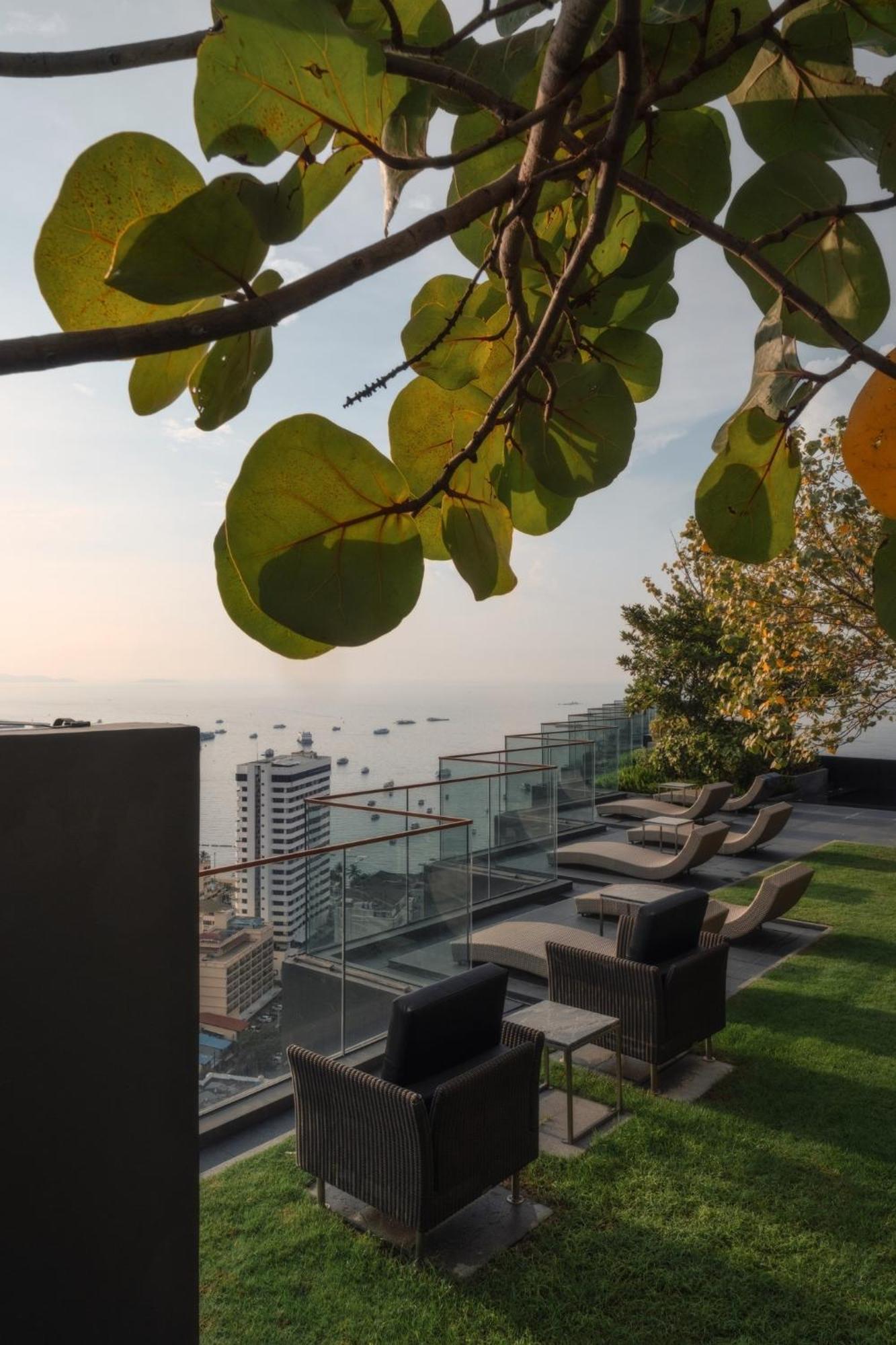 Apartment Edge By Thida *